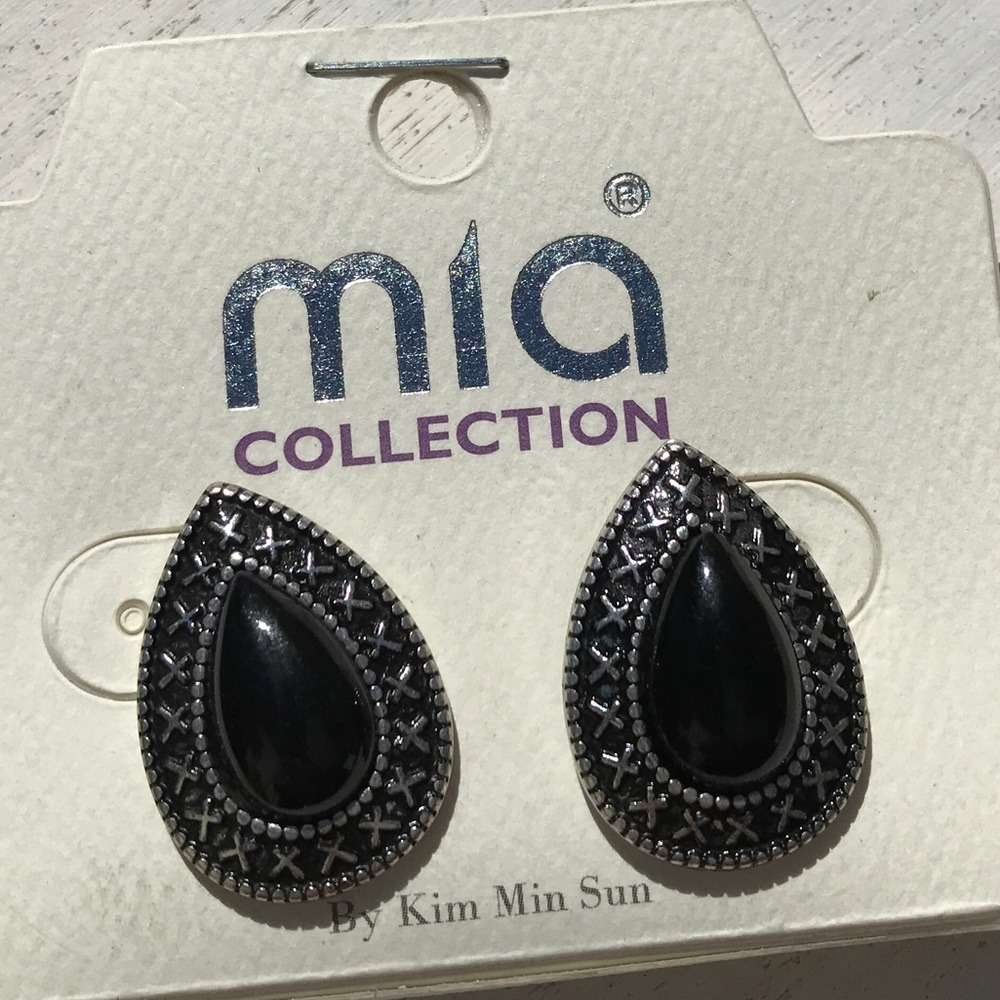 MIA Collection Pierced Costume Earrings NWT